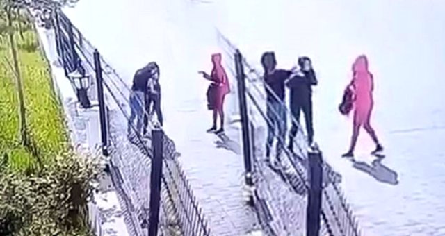 Diyarbakır'da Kızlar Arasında Kavga! Kamera Her Şeyi Kaydetti