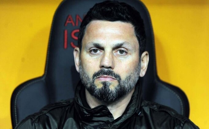 "emre Belözoğlu, F.bahçe'ye Giderse Müthiş Bir Iş Yapar"