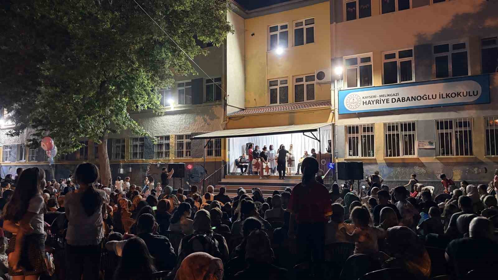 ogrenciler-yerine-bu-kez-veliler-yaristi