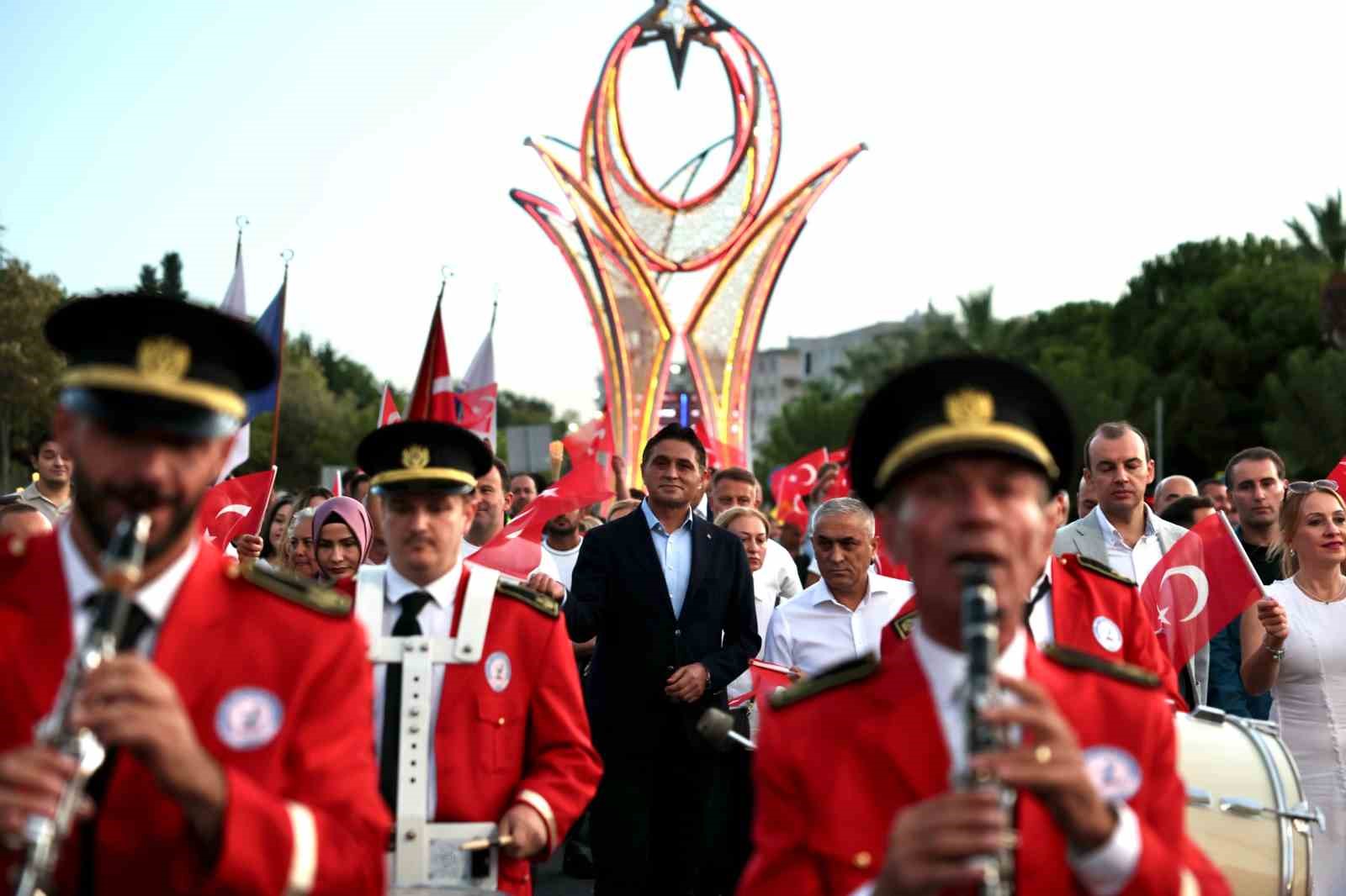 zaferin-104-yili-aliaga-da-buyuk-coskuyla-kutlandi