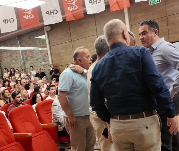 chp-nin-birlik-ve-beraberlik-toplantisindan-ayrilan-baskan-arici-dan-aciklama