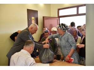 Taşköprü Belediyesi, Ramazan Kolilerini Dar Gelirli Ailelere Ulaştırıyor