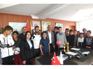 Başkan Altın, Başarılı Sporcuları Ağırladı