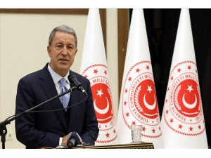 Bakan Akar Gaziler Ve Aileleriyle İftarda Buluştu