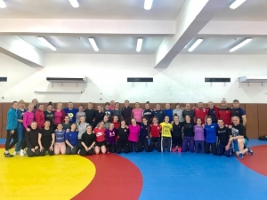 Kadın Güreşçiler Bulgaristan’da Kampa Girdi