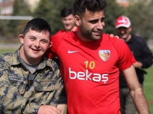 Yeminini Etti, Antrenmanı İzledi