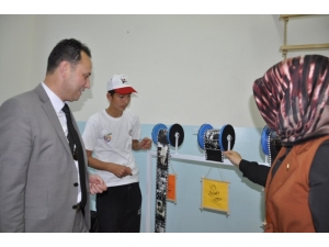 Şehit Zafer İpek Özel Eğitim Okulu’nda Tübitak 4006 Bilim Fuarı Sergisi Açıldı