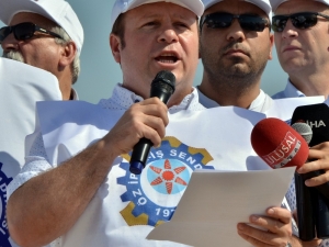 Öz İplik-iş’ten Fabrika Önünde Baskıya Uğrayan İşçilere Destek