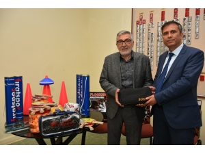 Başkan Bozkurt’tan Gençlere Anlamlı Destek