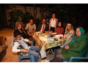 Başkan Söğüt’ten İftarda Vatandaşlara Konuk Oluyor