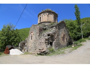 Artvin’de Bin 100 Yıllık Kilisenin Önüne Yapılmak İstenen Tuvalet Tartışma Konusu Oldu