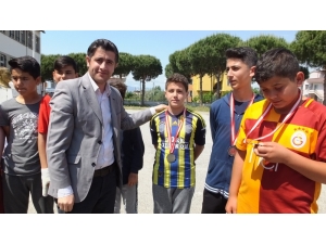 Bu Okuldaki Öğrencilerin Yarısı Lisanslı Sporcu