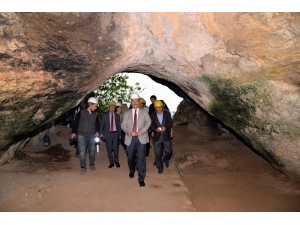 Vali Şentürk Arkeolojik Kazı Çalışmalarını İnceledi