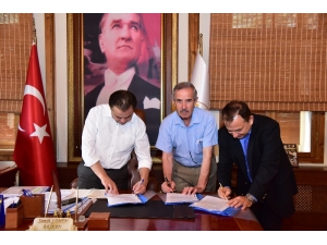 Bilecik Belediyesi Ve Hak- İş Arasında Toplu İş Sözleşmesi İmzalandı