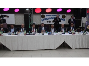 Eski Bakan Eroğlu Hemşehrilerine İftar Verdi