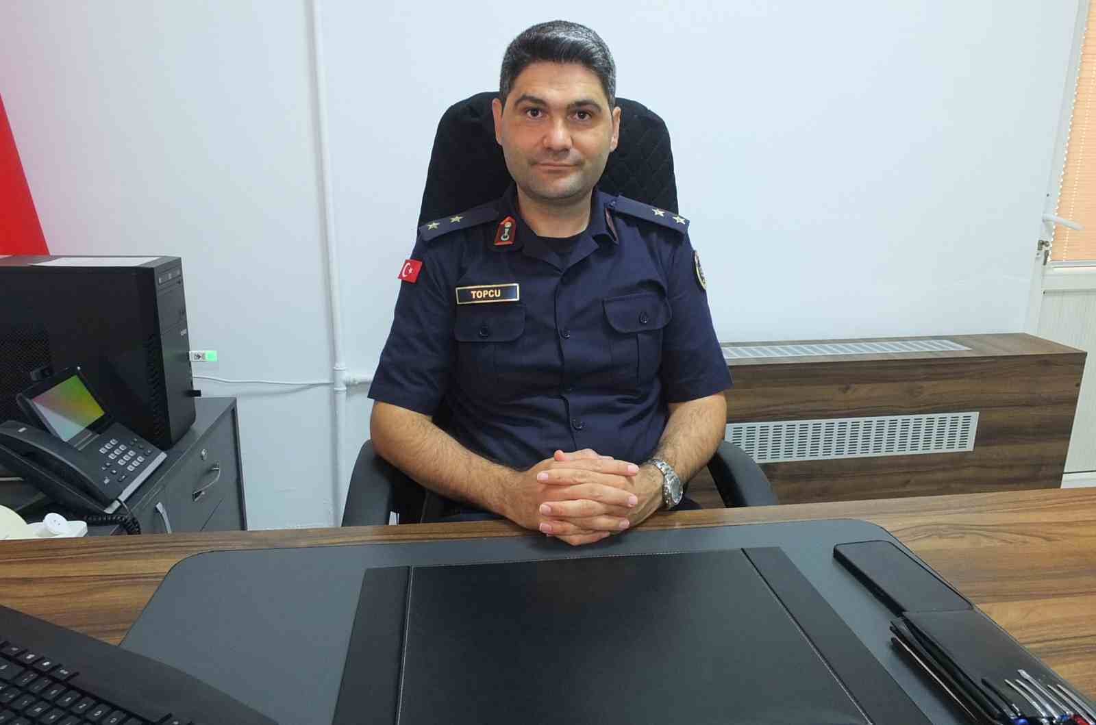 burhaniye-de-jandarma-komutani-topcu-gorevine-basladi