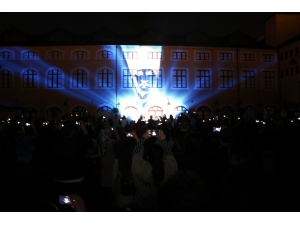 19 Mayıs Mapping Gösterisi Duygulandırıp, Gururlandırdı