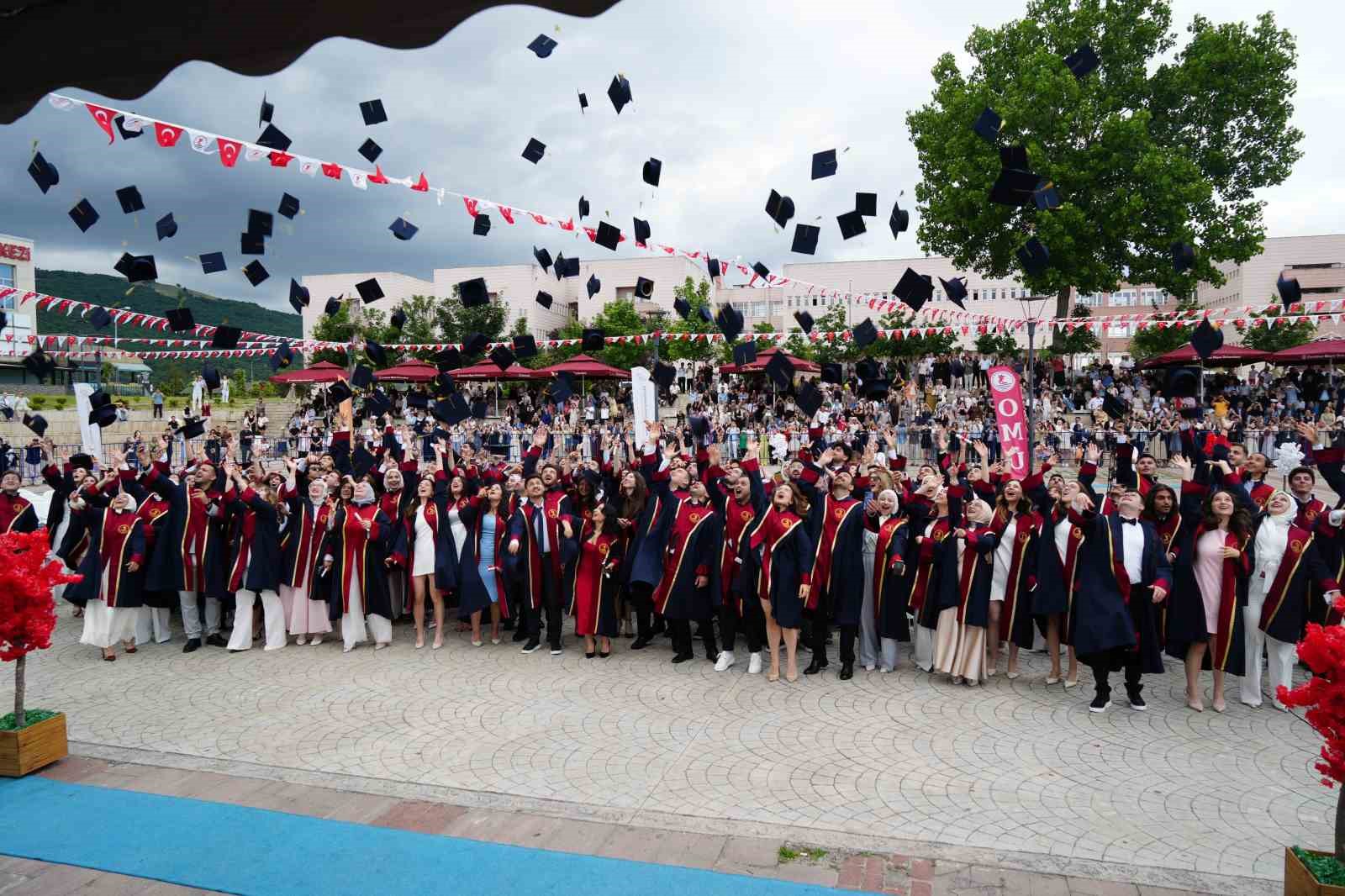omu-dis-hekimligi-fakultesi-129-mezun-verdi