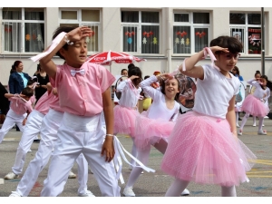 Bakan Kasapoğlu: “Kültürde, Sanatta, Sporda, Bilimde Öncü Bir Gençlik Yetiştireceğimize İnanıyorum"