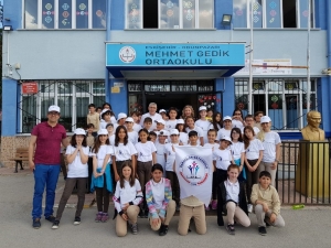 Yabancı Dili Oyunla Öğreten Proje Kardeşliği