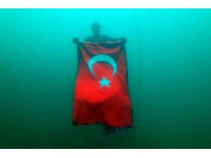 Tek Nefeste 100 Metreye Daldı