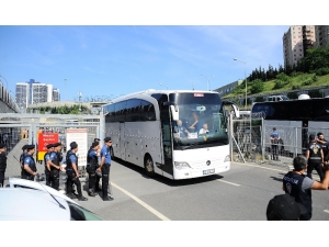 Başakşehir Taraftarı Stada Ulaştı