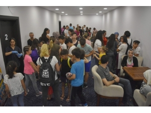 Aliağa Gençlik Merkezinde Film Gösterimleri Başladı