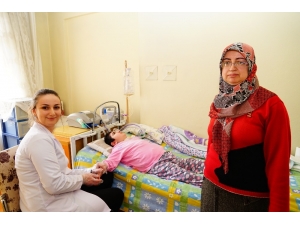 Evde Fizik Tedaviyle Hem Hastalar Hem De Aileler Mutlu