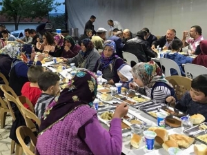 Köylülerden Geleneksel İftar Yemeği