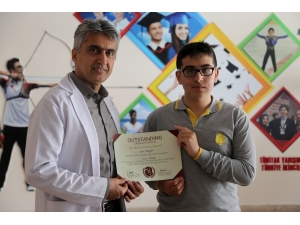 İhlas Koleji Öğrencisine Calmun 2019’dan Ödül