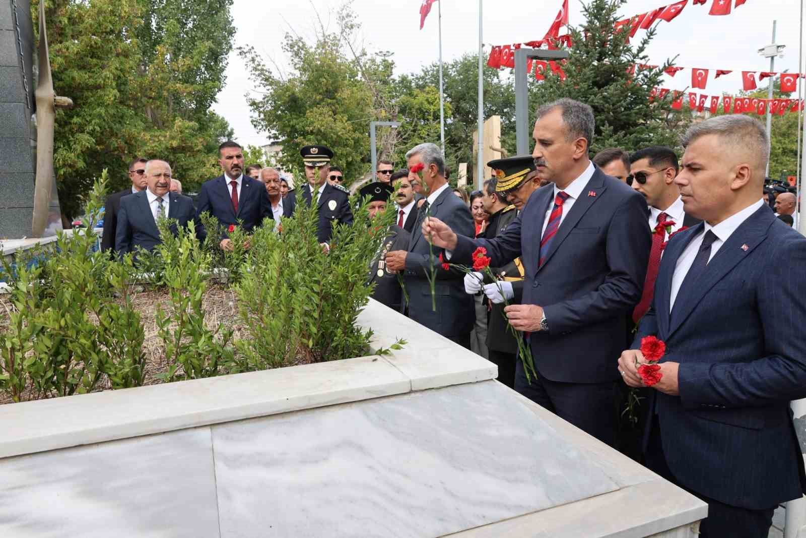 agri-da-buyuk-taarruz-un-104-uncu-yili-coskuyla-kutlandi