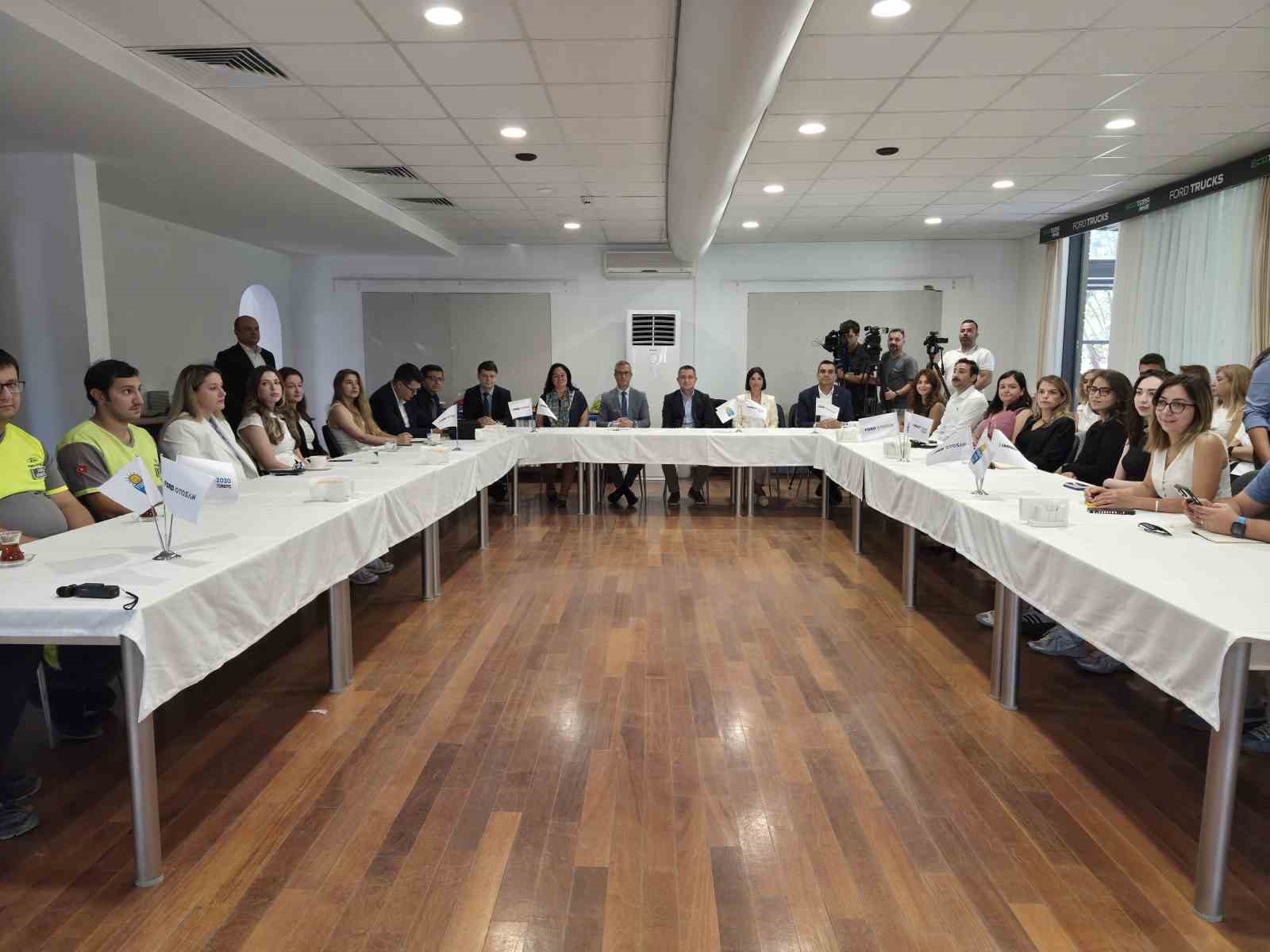 ford-otosan-ve-tohum-otizm-vakfi-nin-oncu-destekli-istihdam-modeli-eskisehir-de-is-dunyasiyla-bulustu
