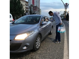 Ak Parti’den ’İftara Beş Kala’ Çalışması