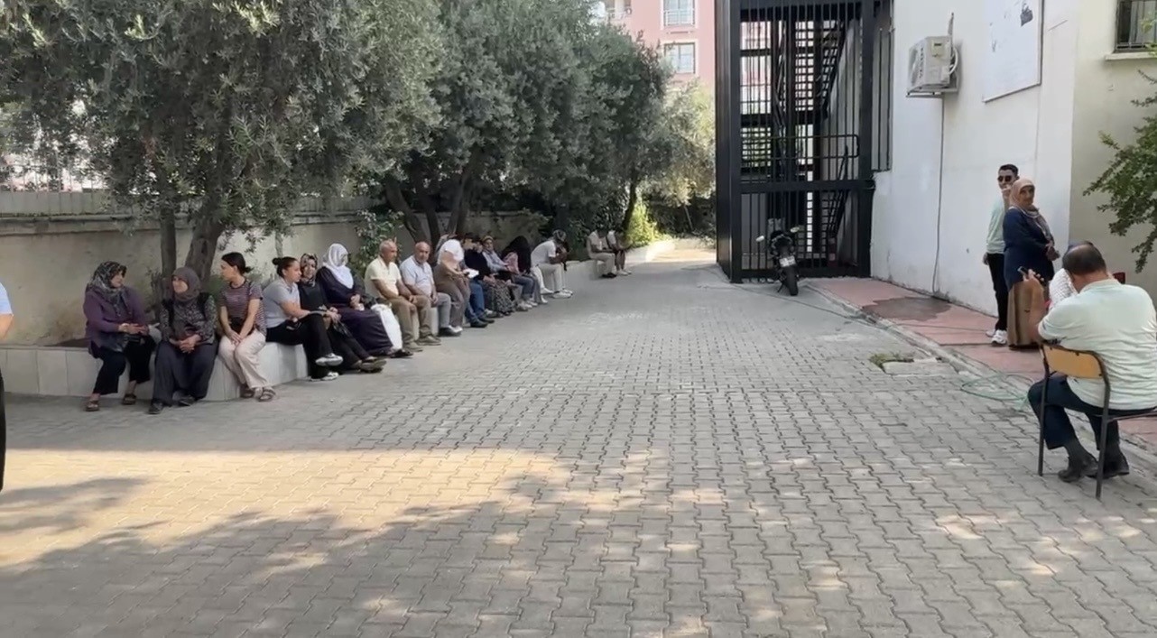 osmaniye-de-adaylarin-kpss-maratonu-basladi