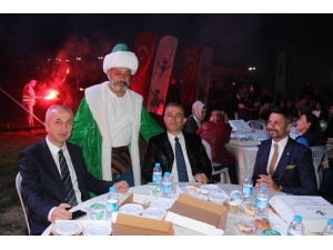 Sivrihisar’da 5 Bin Kişilik İftar Sofraları Kuruldu