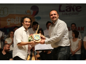 Akhisarlılar Bir Gecede Tiyatro Ve Thm Konseri Zevki Yaşadı