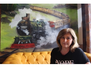 Tarihi Mekanda Resim Sergisi Açtı