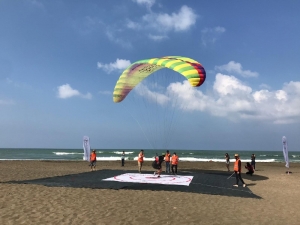 İnegöllü Paraşütçüler Kupalarla Döndü