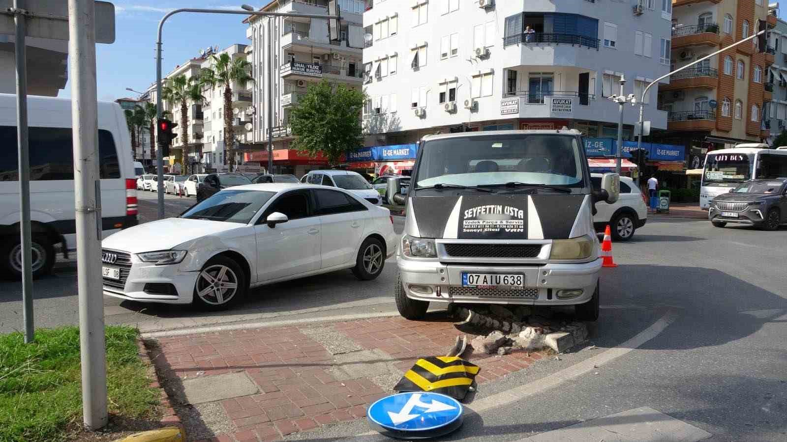 antalya-da-agir-cekim-gibi-kaza