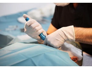 "Saç Dökülmesi Sorunu Yaşayan Kadınlar, Çözüm Arıyor"