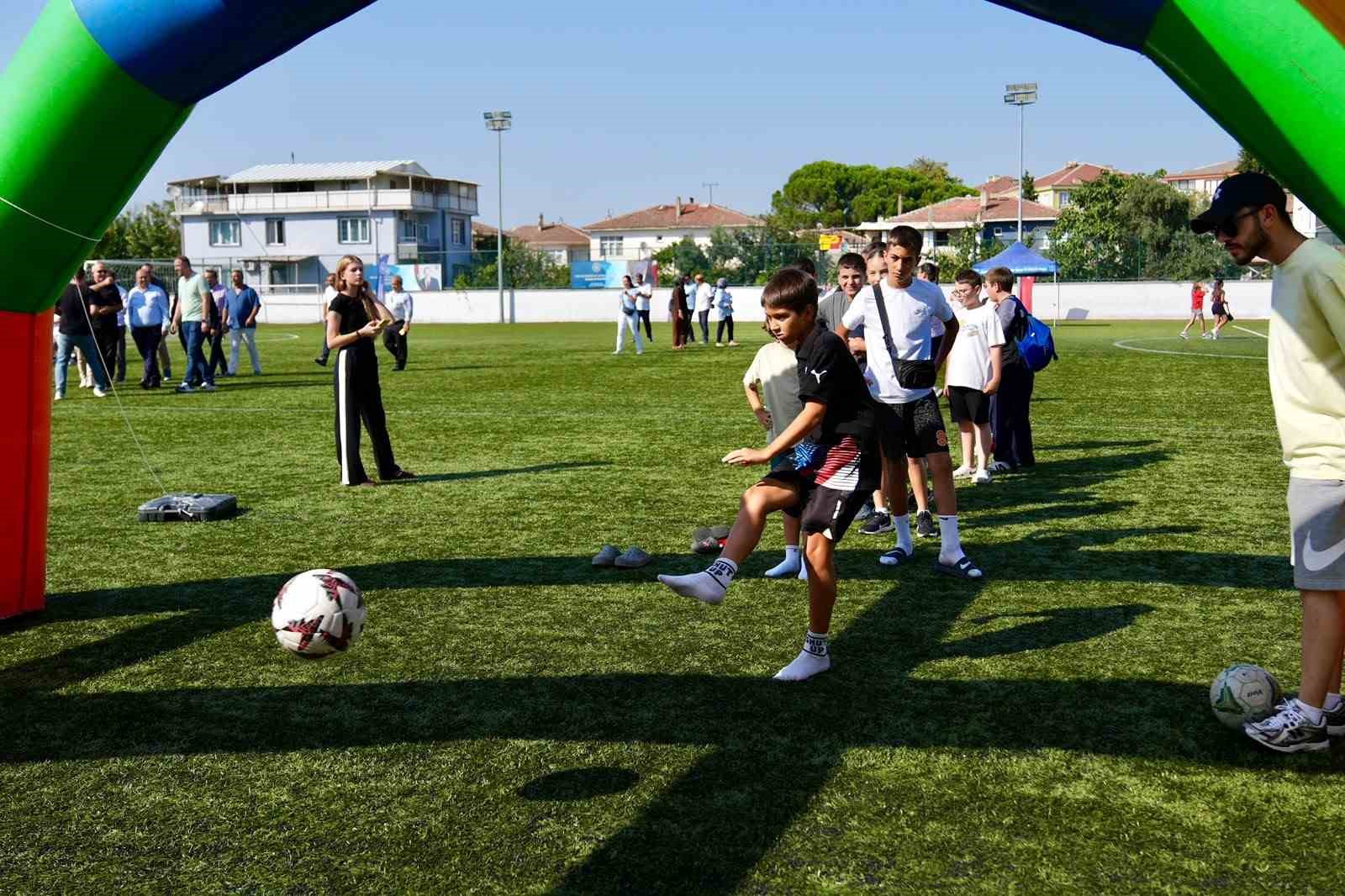 balikesir-de-genclik-ve-spor-festivali-coskuyla-gerceklesti