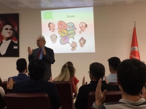 Beden Dili Ve Etkili İletişim Konferansı Düzenlendi