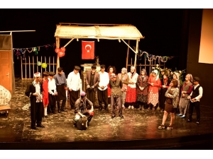 Liselerarası Tiyatro Şenliği Perdelerini Açtı