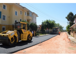 İzmit’te Yol Asfaltlama Çalışmaları Sürüyor