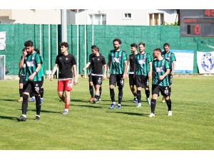 Spor Toto 2. Lig Play-off Yarı Finali: Sarıyer: 0 - Sakaryaspor: 0