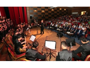 Amasyalı Ve Samsunlu Öğrencilerden 100. Yıl Konseri