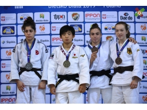 Milliler Polonya’dan 2 Gümüş Çıkarttı