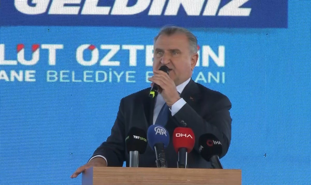 osman-askin-bak-yuzme-bilmeyen-kalmasin-projesiyle-bu-zamana-kadar-yaklasik-12-milyon-cocugumuza-hizmet-ettik