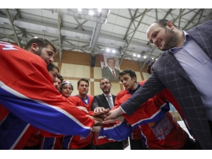 Bakan Kasapoğlu: "Spor Her Sorunu Çözen Bir Araç"