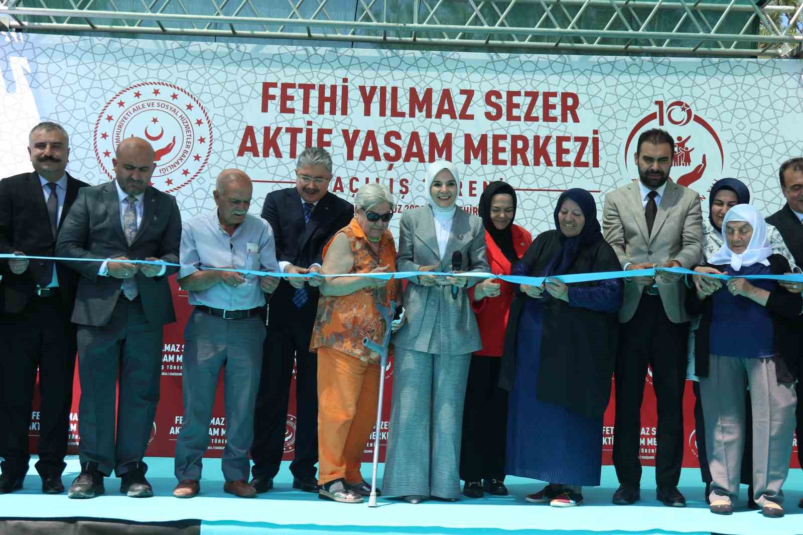 turkiye-de-bir-ilk-olan-fethi-yilmaz-sezer-aktif-yasam-merkezi-hizmete-acildi
